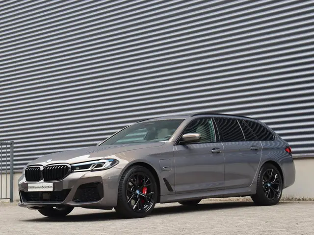 BMW 5 Serie Touring 530e 2023 Hybride Benzine 42
