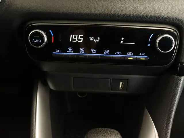 Toyota Yaris 1.5 Hybrid Active Plus 2021 Hybride Benzine 31