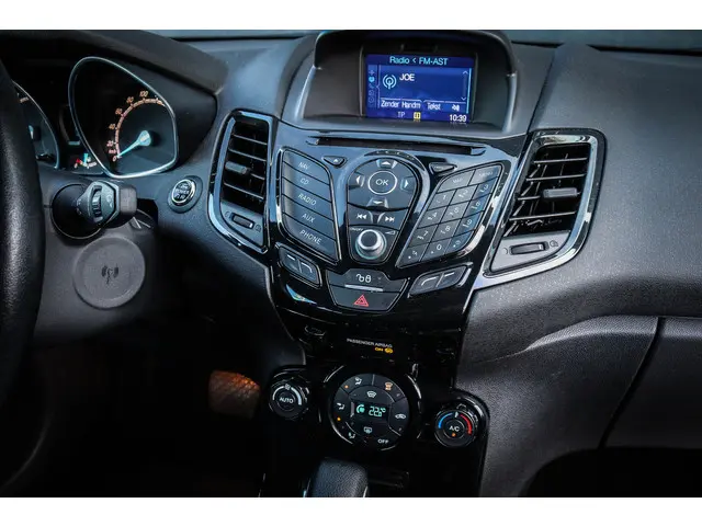 Ford Fiesta 1.0 EcoBoost Titanium 2015 Benzine 5