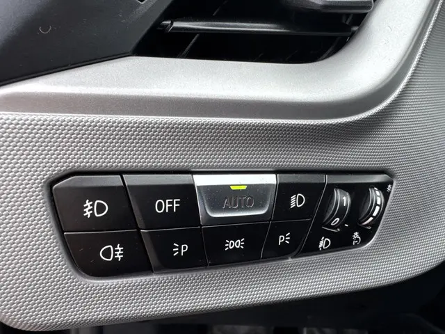 BMW 1 Serie 118i Executive Edition 2021 Benzine 12