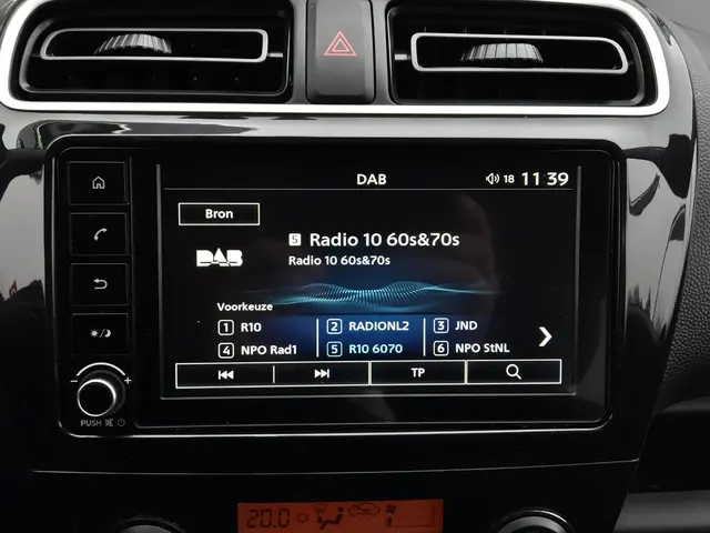 Mitsubishi Space Star 1.2 Intense 2022 Benzine 12