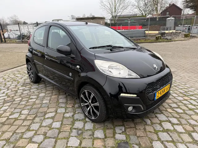 Peugeot 107 1.0 Envy 2013 Benzine 6