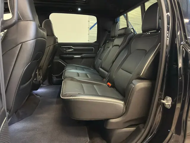 Dodge Ram 1500 5.7 V8 4x4 Crew Cab Laramie 2024 LPG/Gas 23