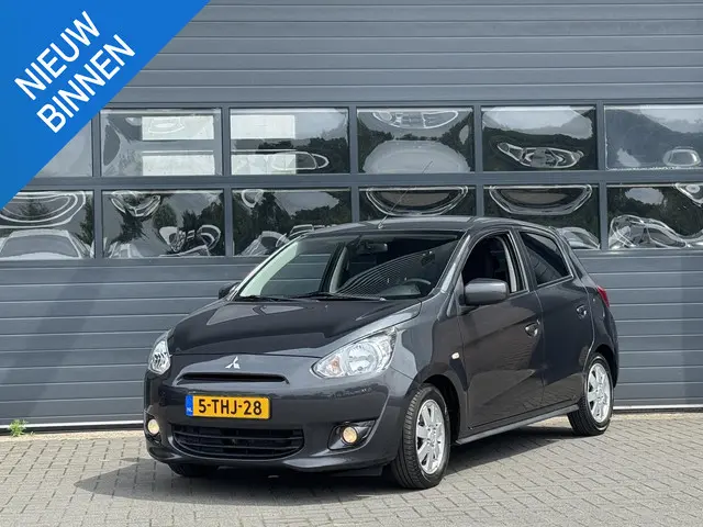 Mitsubishi Space Star 1.0 INTENSE 2014 Benzine