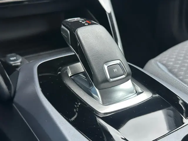 Peugeot 2008 1.2 PureTech Allure 2020 Benzine 26