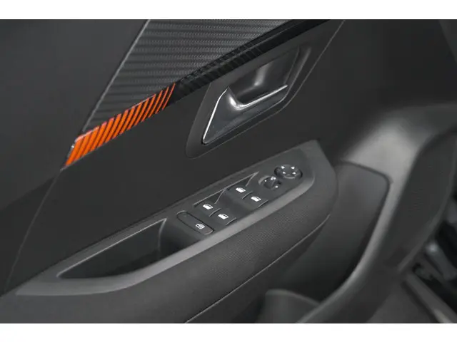 Peugeot 208 PureTech 100 EAT8 Active Pack 2023 Benzine 22