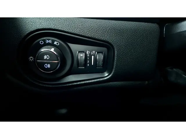 Jeep Renegade 1.6 E-Torq Black Line 2016 Benzine 9