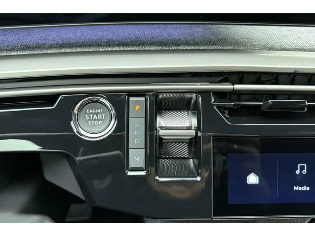 Peugeot 3008 1.2 Hybrid 136 Allure 2024 Hybride Benzine 33