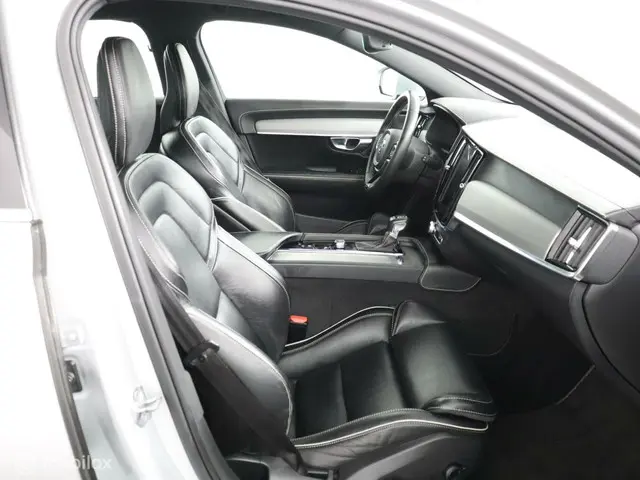 Volvo V90 2.0 T4 R-Design | ACC | PILOT | LEER | 2019 Benzine 68