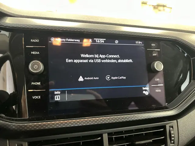 Volkswagen T-Cross 1.0 TSI 110pk DSG Life 2023 Benzine 7