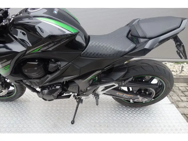 Kawasaki Z800 ABS 2016 Benzine 16