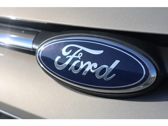 Ford Tourneo Connect Compact 1.0 Titanium 2015 Benzine 35