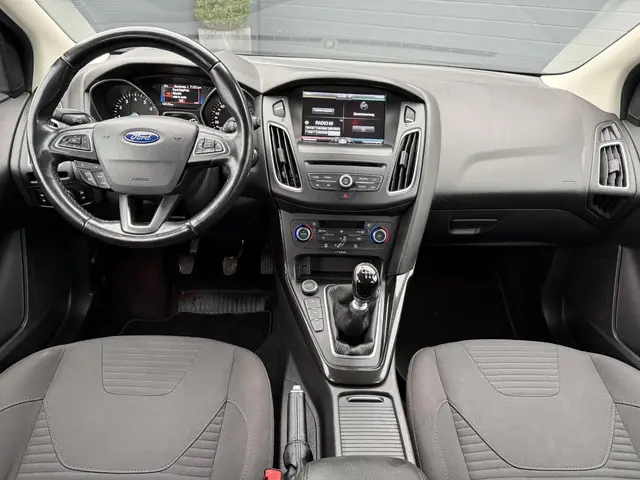 Ford Focus Wagon 1.0 First Edition 2015 Benzine 6