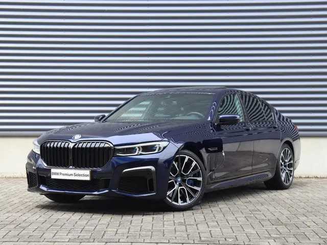 BMW 7 Serie 745e 2022 Hybride Benzine 44