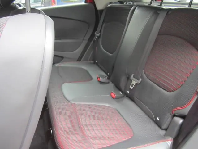 Renault Captur 0.9 TCe Helly Hansen 2015 Benzine 9