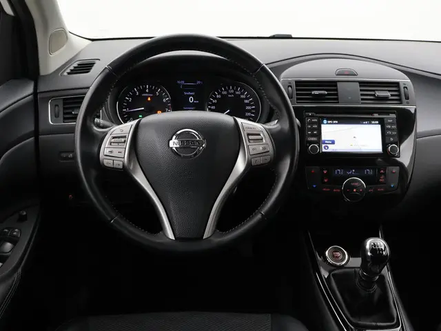 Nissan Pulsar 1.2 DIG-T N-VISION + TREKHAAK 2017 Benzine 3