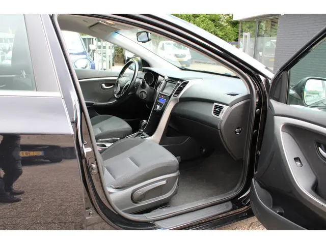 Hyundai i30 1.6 GDi Comfort 2016 Benzine 10