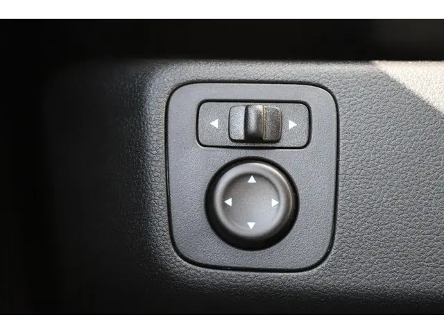 Dacia Spring 65pk Extreme 26.8 kWh 2025 Elektrisch 24