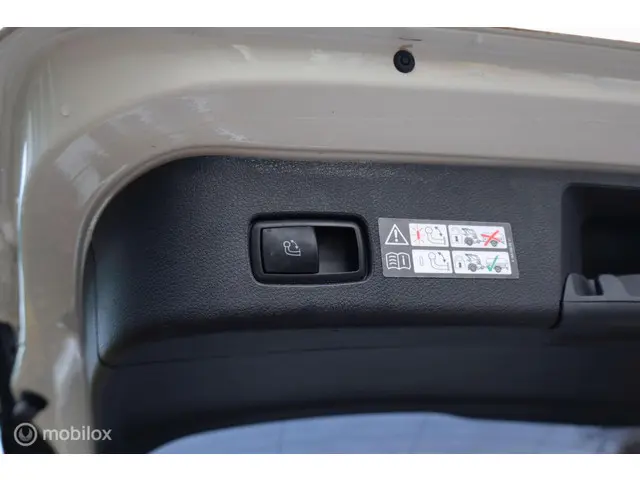 Mercedes-Benz M-Klasse 500 2013 Benzine 80