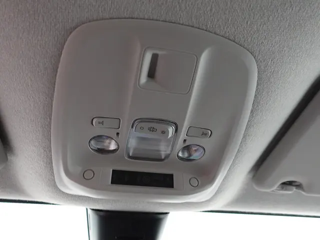 Opel Vivaro-e Combi L3H1 75 kWh 2022 Elektrisch 32