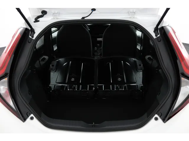 Toyota Aygo X Hybrid 115 play 2025 Hybride Benzine 26