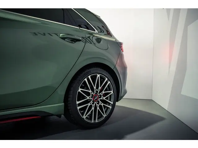 Kia Ceed 1.6 T-GDi GT 2023 Benzine 10