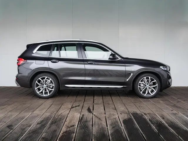 BMW X3 xDrive30e 2022 Hybride Benzine 4