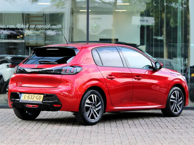 Peugeot 208 1.2 PureTech Allure 2021 Benzine 6