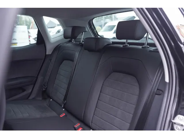 SEAT Arona 1.0 TSI Style Ambition 2021 Benzine 35