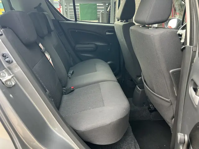 Suzuki Splash 1.2 Exclusive EASSS 2015 Benzine 32