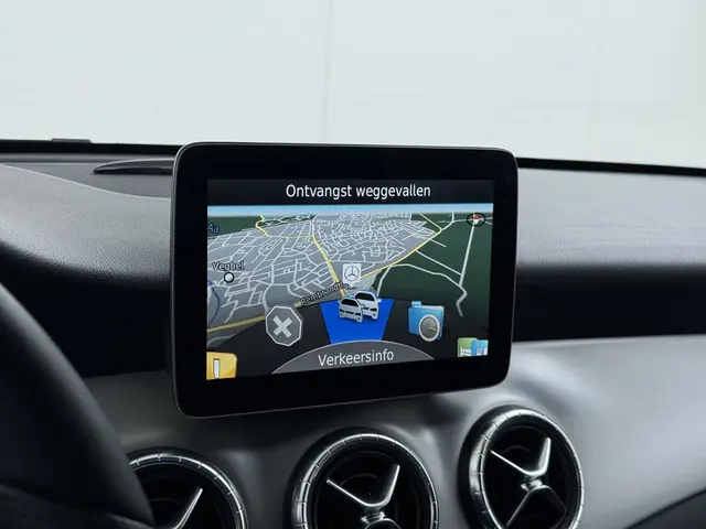 Mercedes-Benz CLA 180 AMG line 2016 Benzine 27