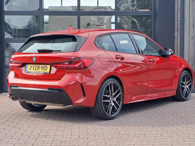 BMW 1 Serie 118i High Executive 2019 Benzine 4