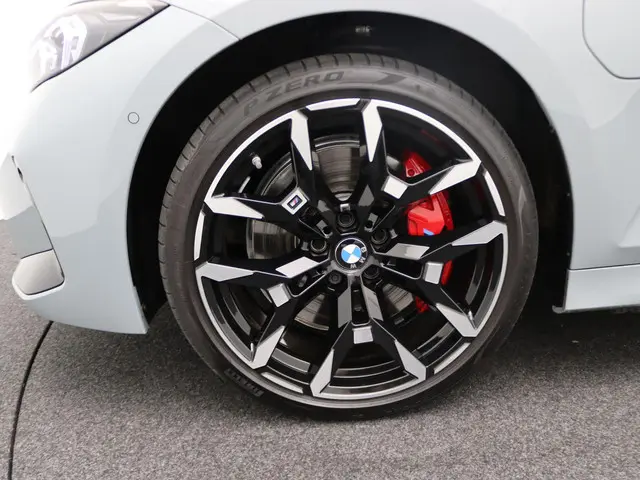 BMW 3 Serie Sedan 330e 2025 Hybride Benzine 8