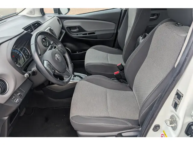 Toyota Yaris 1.5 Hybrid Lease 2015 Hybride Benzine 13