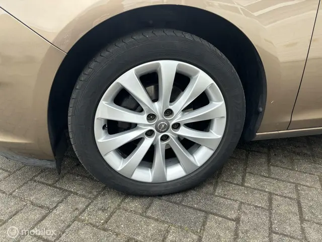 Opel Astra NOTCHBACK 1.6 Turbo Sport 2012 LPG/Gas 10