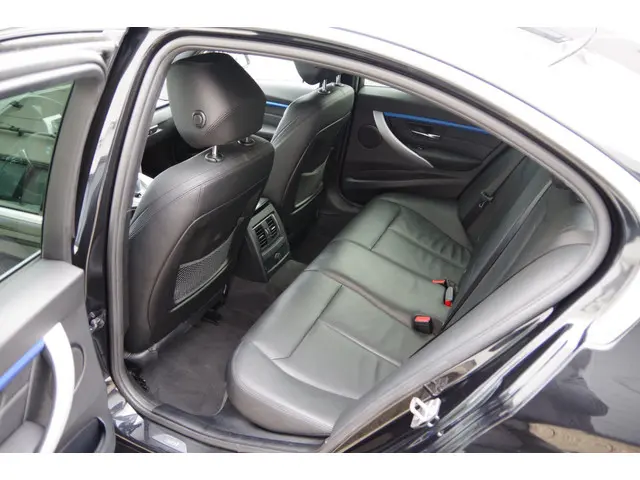 BMW 3 Serie 330e M-sport LEDER/NAVI 2016 Hybride Benzine 29