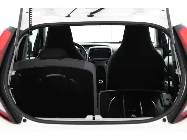 Toyota Aygo 1.0 VVT-i x-joy 2020 Benzine 24