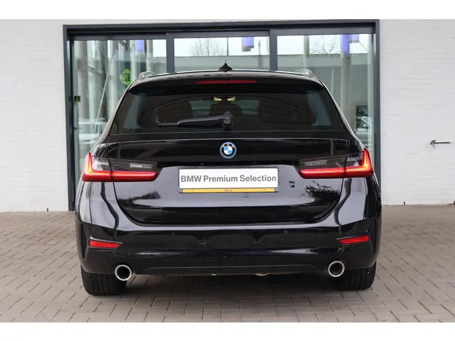BMW 3 Serie Touring 320e 2022 Hybride Benzine 4