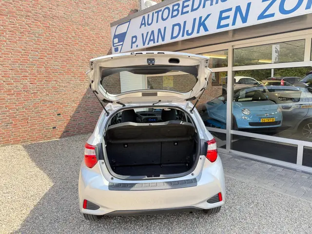 Toyota Yaris 1.0 VVT-i Connect 1e eigenaar 2019 Benzine 8