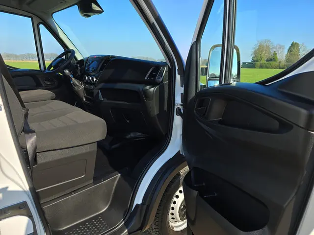 Iveco Daily 35S14V 2.3 352L H2 2022 Diesel 10