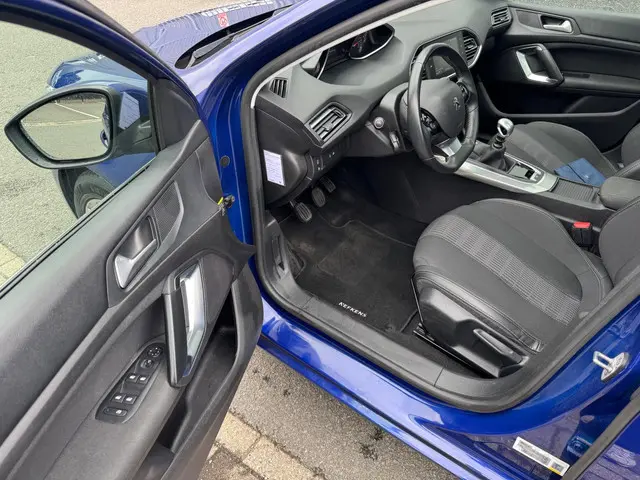 Peugeot 308 1.5 BlueHDi Blue Lease Premium 2020 Diesel 9
