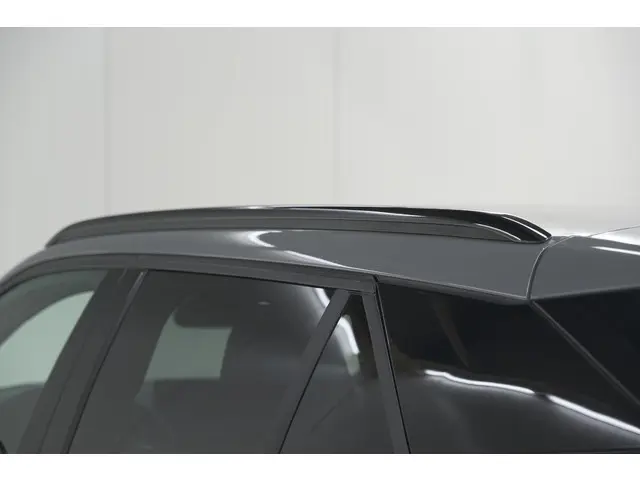 Peugeot 2008 PureTech 100 Allure 2024 Benzine 24