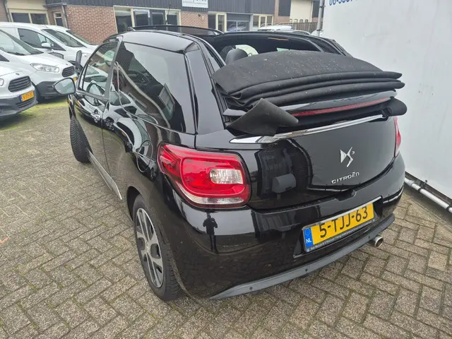 Citroën DS3 Cabrio 1.2 VTi So Chic 2014 Benzine 26