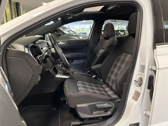 Volkswagen Polo 2.0 TSI GTI 2018 Benzine 8