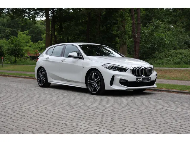 BMW 1 Serie 116i High Executive 2022 Benzine 10