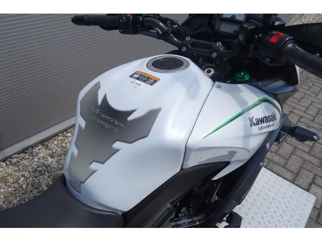 Kawasaki Versys 650 GRAND TOURER 2018 Benzine 13