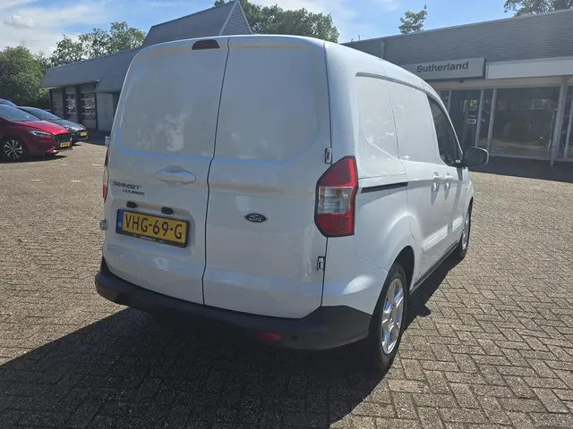 Ford Transit Courier 1.5 TDCI Limited 2020 Diesel 3