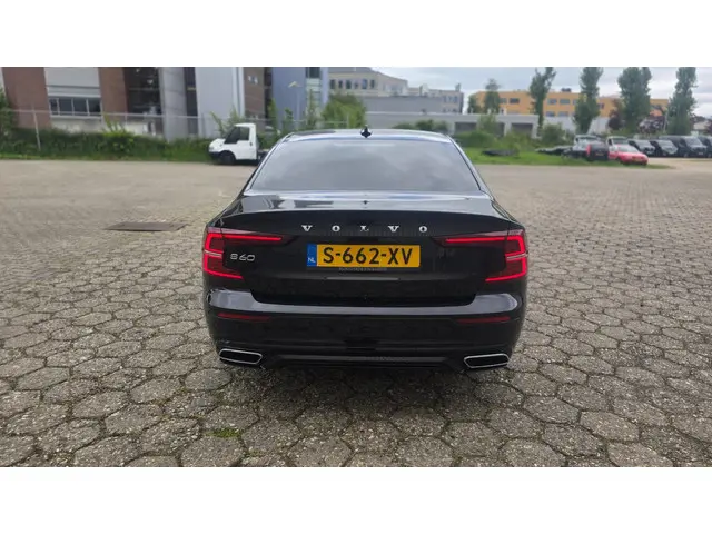 Volvo S60 2.0 T4 R-Design 2020 Benzine 5