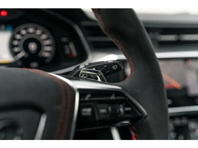Audi RS6 A6 Avant TFSI quattro 2019 Benzine 36