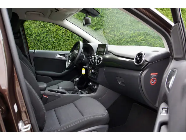 Mercedes-Benz B-Klasse B 180 Ambition 2014 Benzine 11